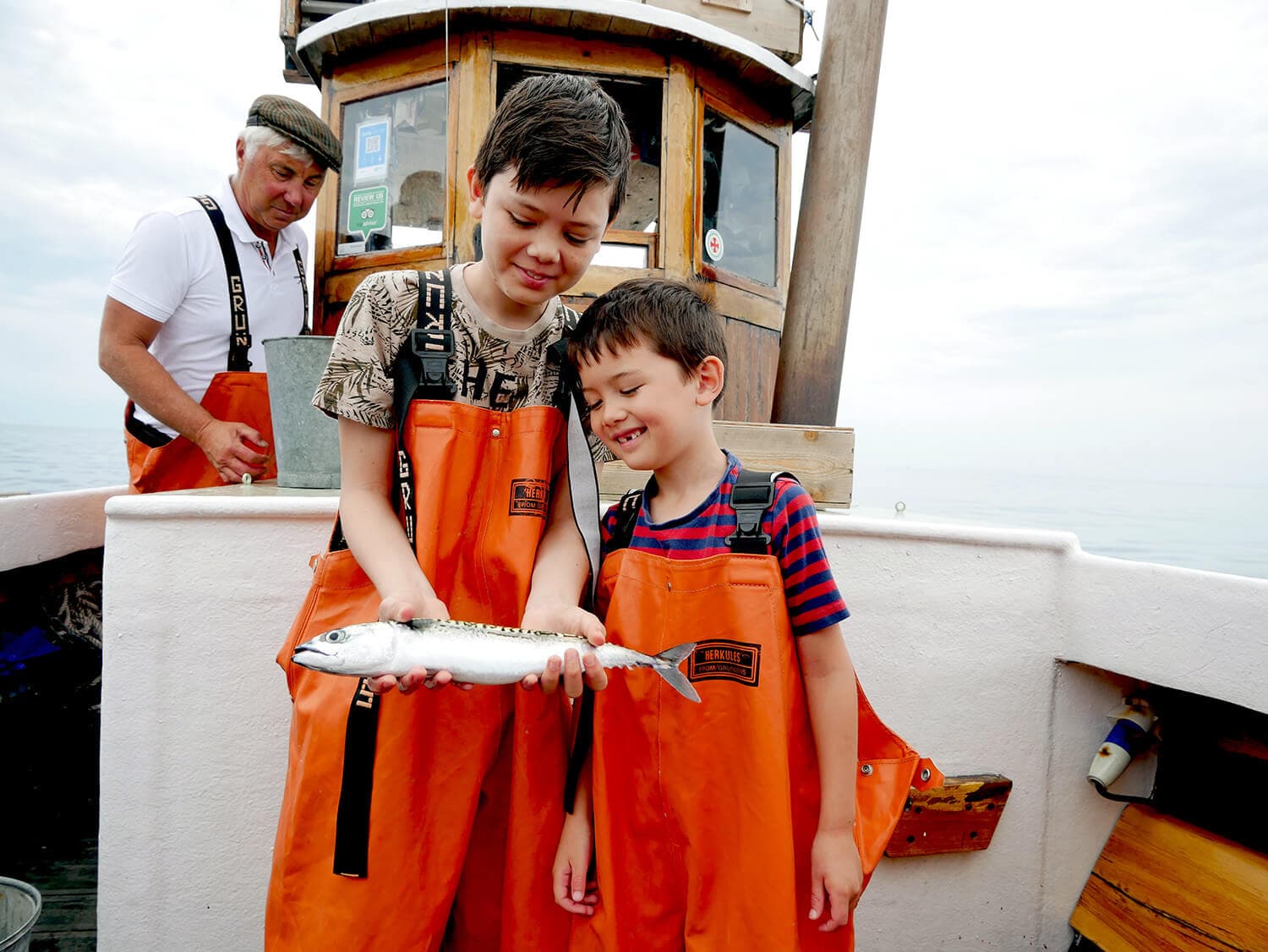 Makrillfiske från gammal fiskebåt